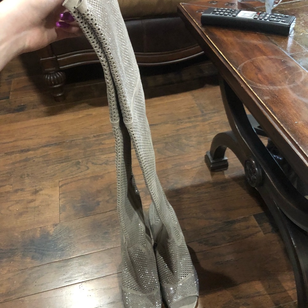 Vince Camuto over knee - Picture 4 of 5